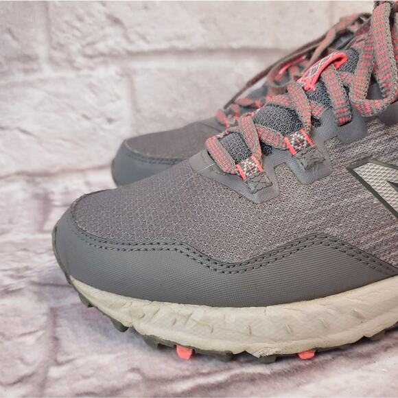 New Balance 410 v6 all terrain shoes sneakers women's size 7 grey - Picture 2 of 13